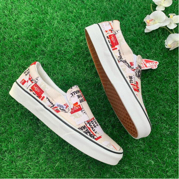 Vans Classic Slip On shoe - Picture 2 of 7